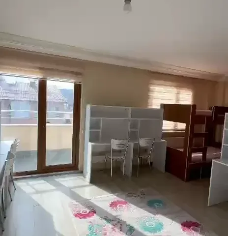 Altı Kişilik Oda